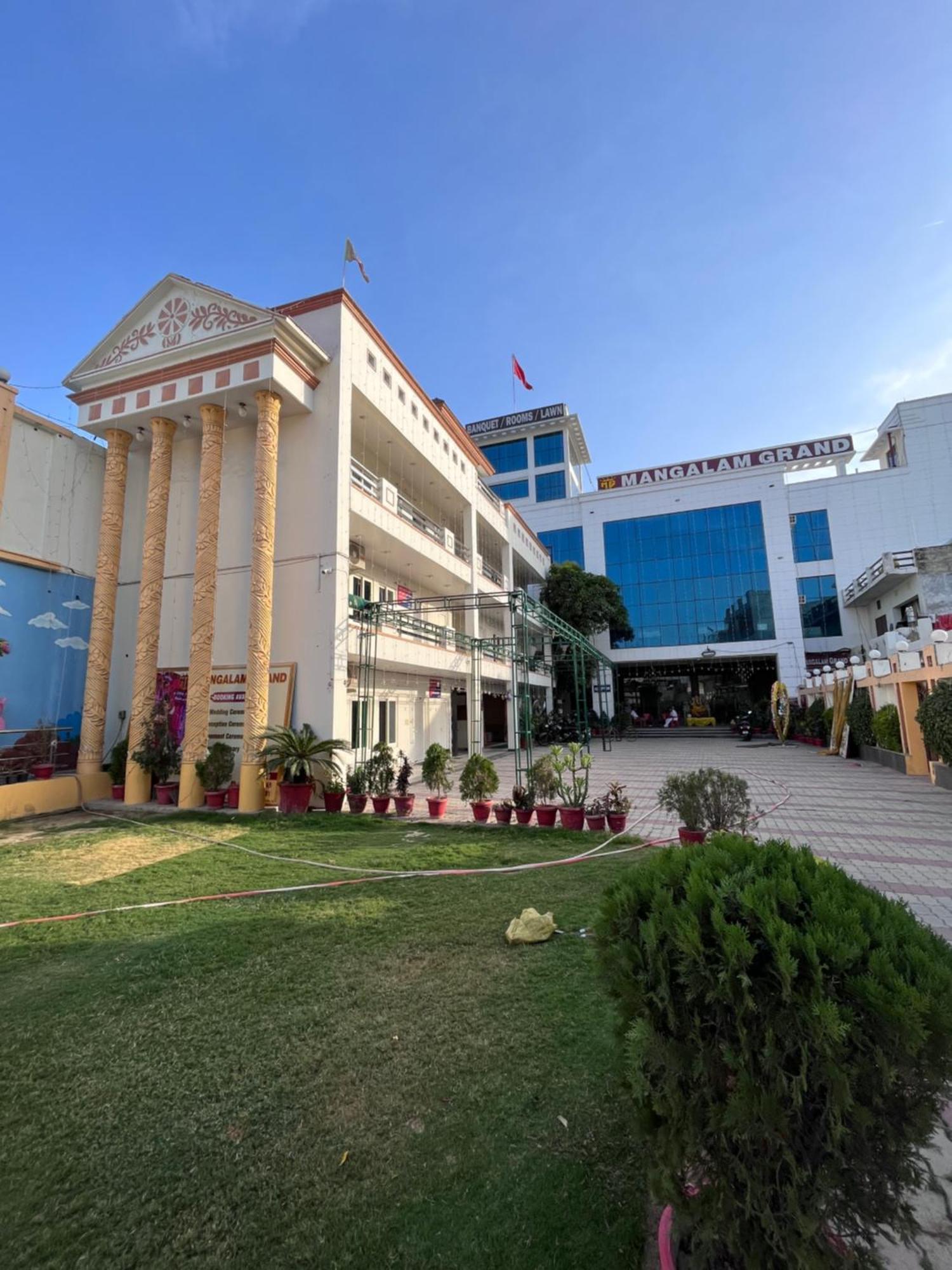 Hotel Mangalam Grand Lakhnaú Exteriér fotografie
